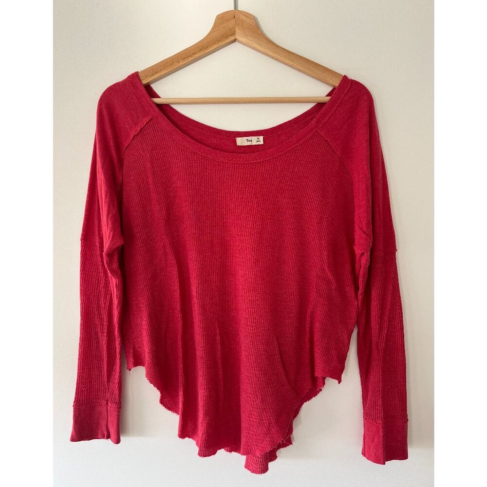 Aritzia TNA "Alder T-Shirt" in Hot Pink